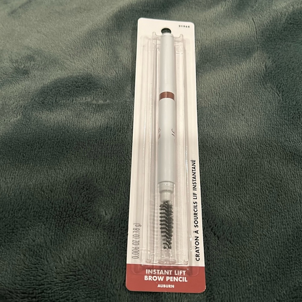 ELF instant Lift Brow Pencil in Auburn, NIB!!